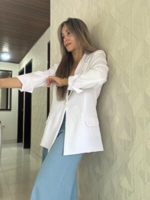 Ref. 067: Blazer elegante semiceñido - blanco