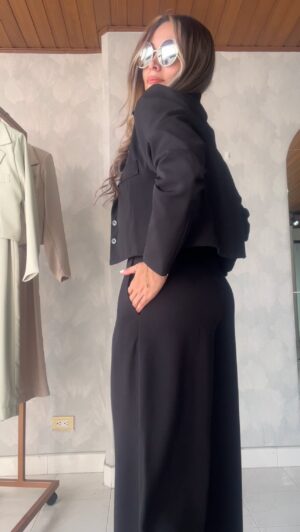 Ref. 074: Blazer corto y Pantalón recto - negro - Image 2