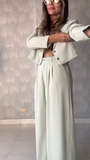 Ref. 074: Blazer corto y Pantalón recto - verde manzana - Image 2