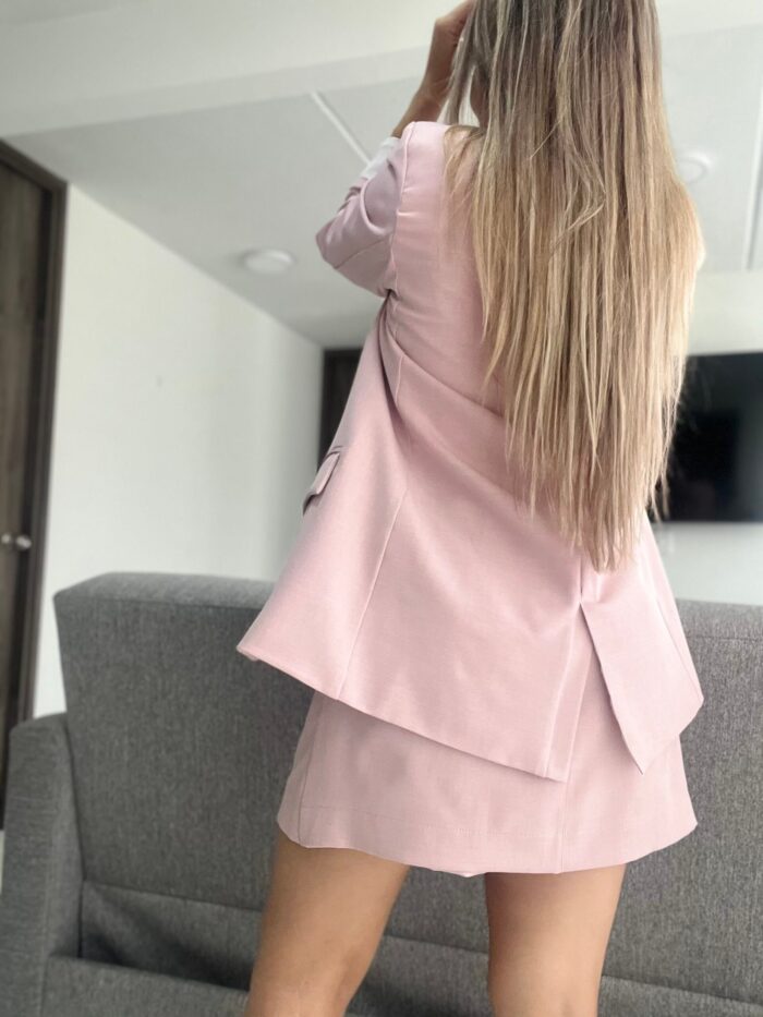Ref. 069: Set blazer semioversize y falda/short - rosa nude - Image 6