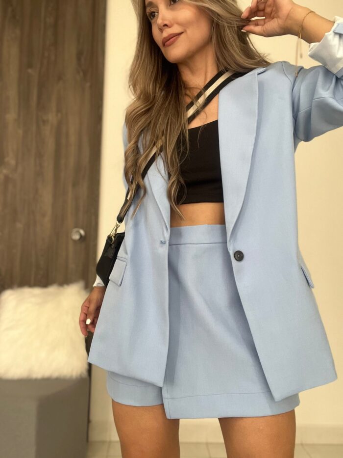 Ref. 069: Set blazer semioversize y falda/short - azul nude - Image 2