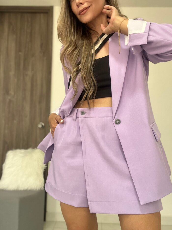 Ref. 069: Set blazer semioversize y falda/short - lila nude - Image 4