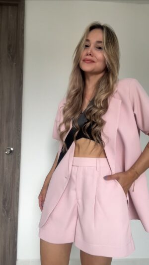 Ref. 078: Blazer semioversize manga corta y Short clásico - palo de rosa - Image 5