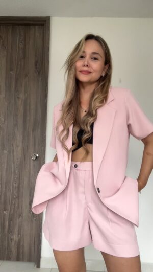 Ref. 078: Blazer semioversize manga corta y Short clásico - palo de rosa - Image 2