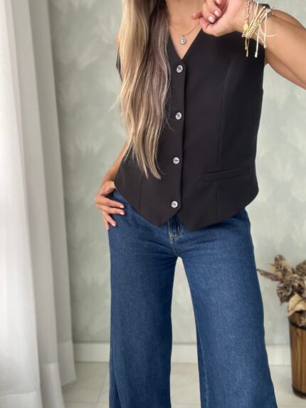 Ref. 032: Chaleco con cortes - negro