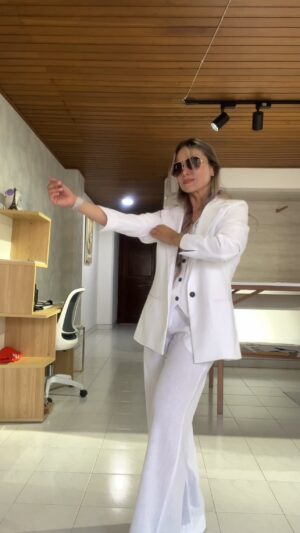 Ref. 083: Blazer, Chaleco y Pantalón en lino - blanco - Image 4