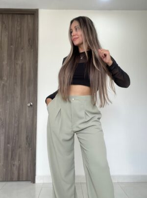 Ref. 015: Pantalón corte clásico en color verde nude