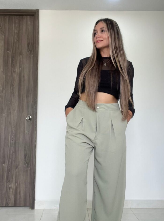 Ref. 015: Pantalón corte clásico en color verde nude - Image 2