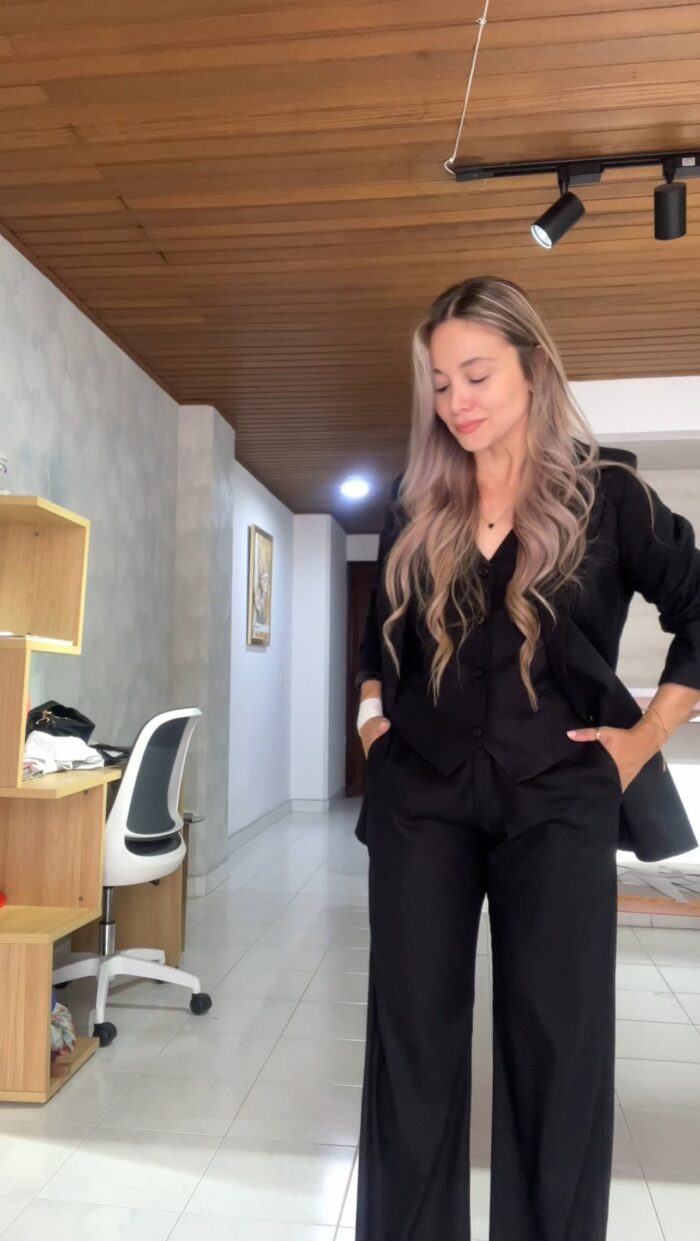 Ref. 083: Blazer, Chaleco y Pantalón en lino - negro - Image 3