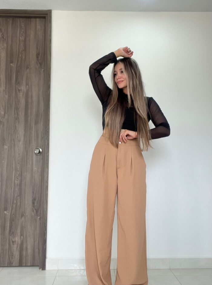 Ref. 015: Pantalón corte clásico en color miel - Image 4