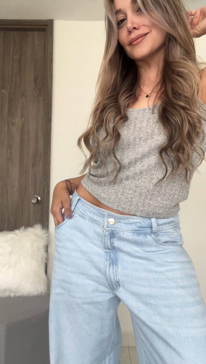 Ref. 070: Jean descaderado estilo "wide leg" - Image 1