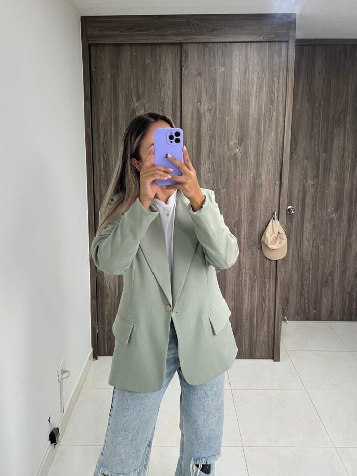 Ref. 047: Blazer semioversize liviano - verde salvia - Image 6
