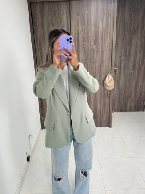 Ref. 047: Blazer semioversize liviano - verde salvia
