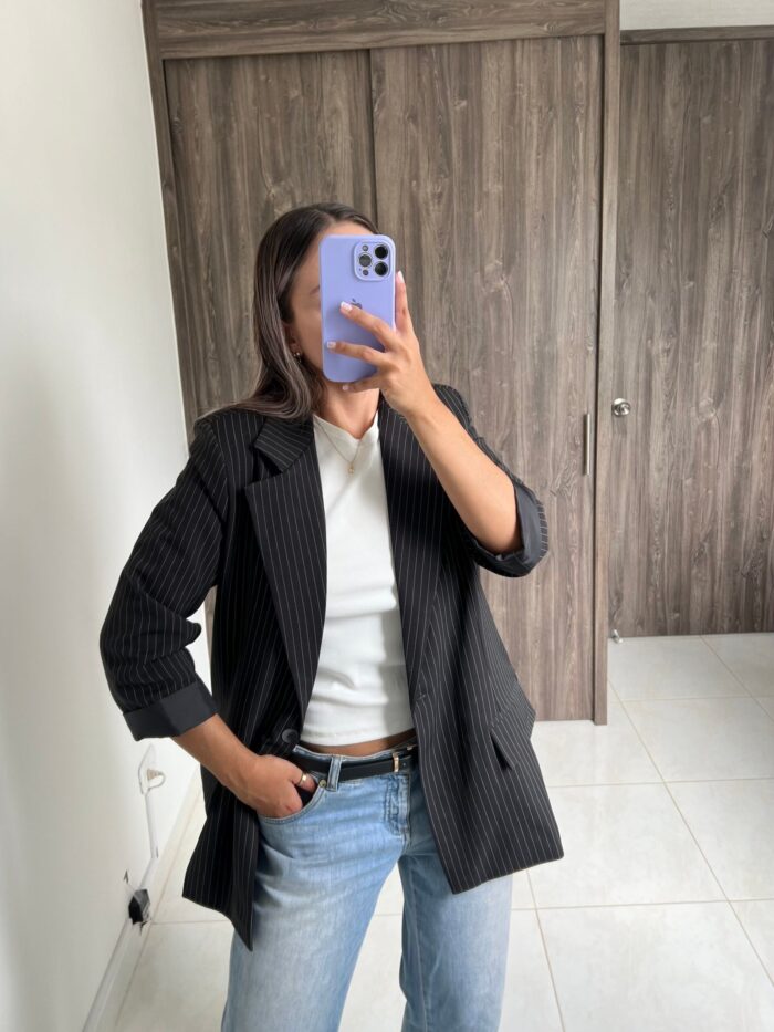 Ref. 050: Blazer semioversize manga 3/4 - negro con rayas - Image 1