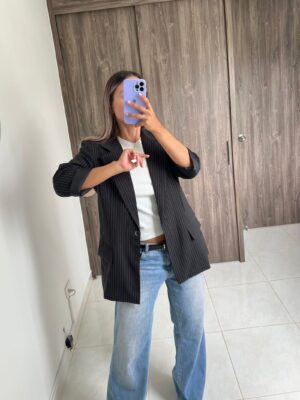 Ref. 050: Blazer semioversize manga 3/4 - negro con rayas - Image 2