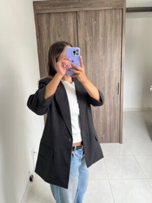 Ref. 050: Blazer semioversize manga 3/4 - negro con rayas - Image 3