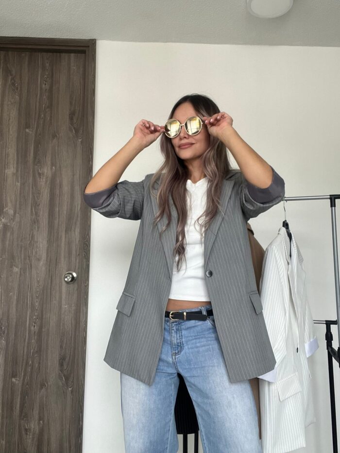 Ref. 050: Blazer semioversize manga 3/4 - gris con rayas - Image 2