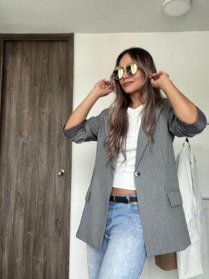 Ref. 050: Blazer semioversize manga 3/4 - gris con rayas