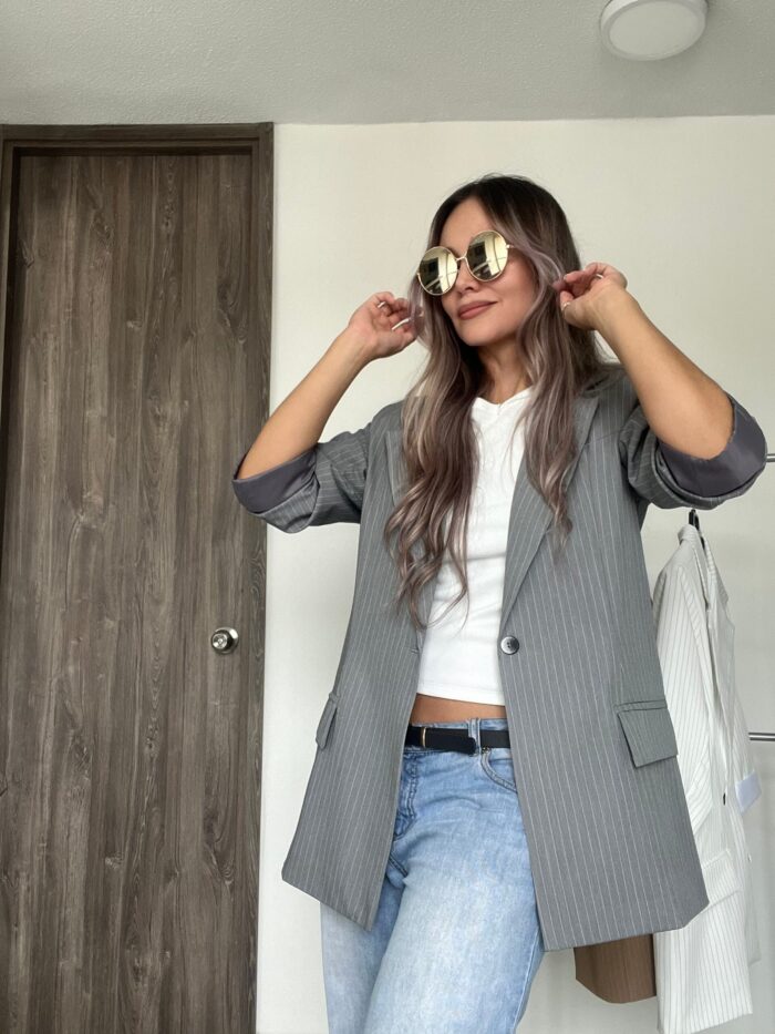 Ref. 050: Blazer semioversize manga 3/4 - gris con rayas - Image 1