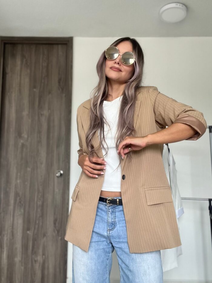 Ref. 050: Blazer semioversize manga 3/4 - camel con rayas - Image 3