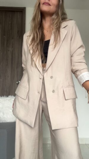 Ref. 059: Blazer oversize liviano - color crema nude