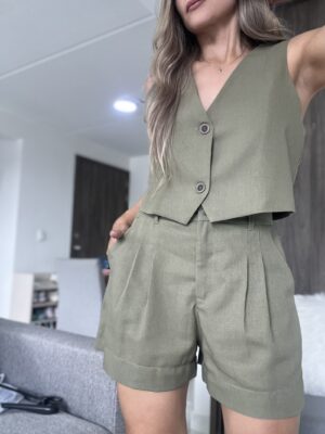Ref. 061: Set en lino chaleco y short - verde militar