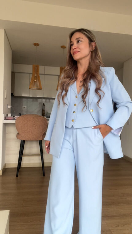 Ref. 085: Blazer, Chaleco cuello y Pantalón clásico - azul bebé - Image 9