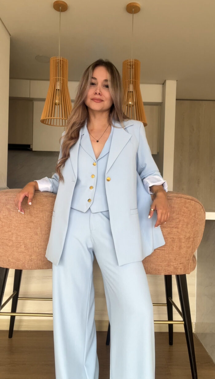 Ref. 085: Blazer, Chaleco cuello y Pantalón clásico - azul bebé - Image 7