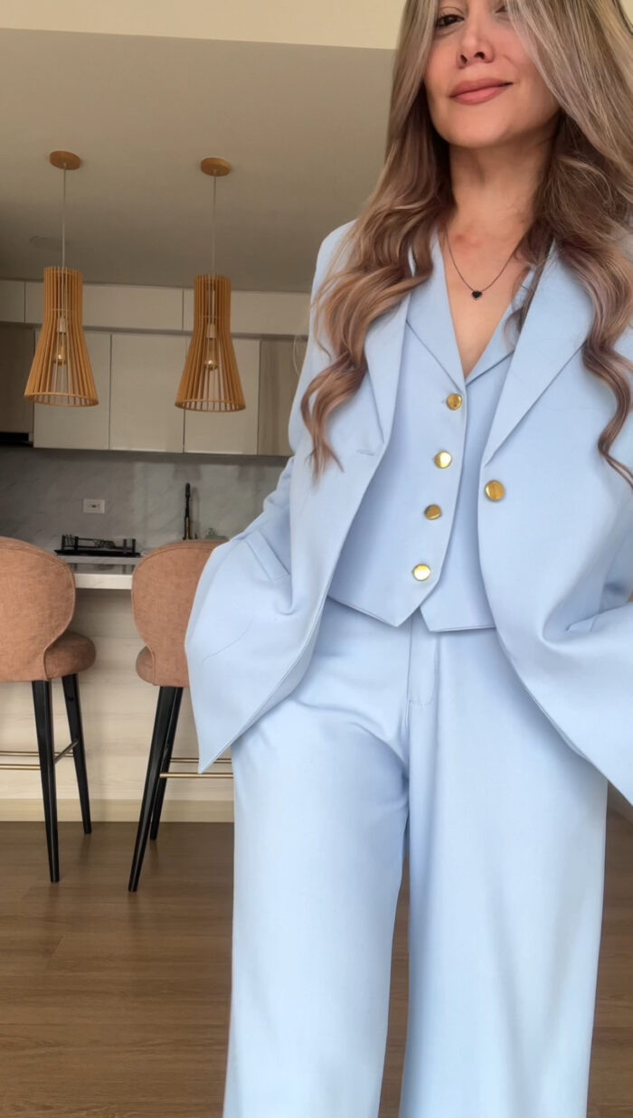 Ref. 085: Blazer, Chaleco cuello y Pantalón clásico - azul bebé - Image 11