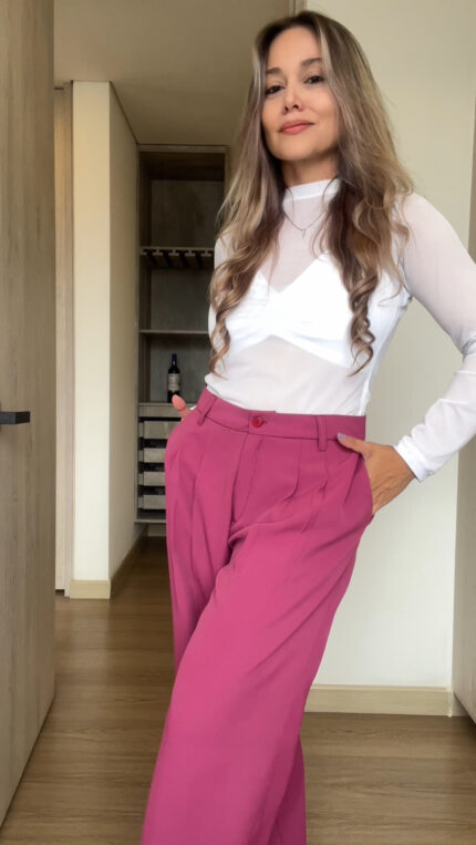 Ref. 087-2 Pantalón con prenses-cereza