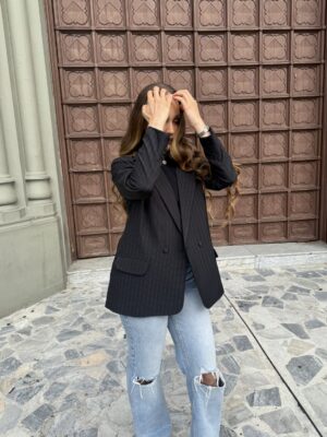 Ref.095:Blazer semioversize-Negro Con Rayas