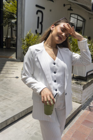 Ref.093:Blazer, Chaleco y Pantalón Clásico- Blanco Con Rayas - Image 4