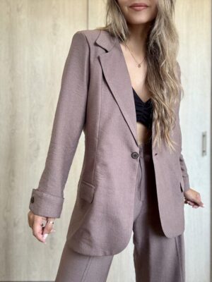Ref. 098: Set Fresco de Blazer oversize y pantalón semicampana con corte -Moka
