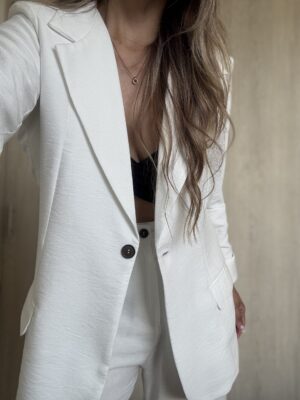 Ref. 098: Set Fresco de Blazer Oversize y pantalón semicampana con corte-Blanco - Image 4