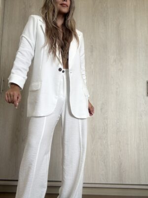 Ref. 098: Set Fresco de Blazer Oversize y pantalón semicampana con corte-Blanco - Image 11