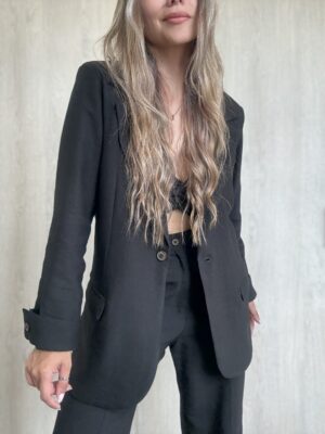 Ref. 098: Set Fresco de Blazer Oversize y pantalón semicampana con corte -Negro