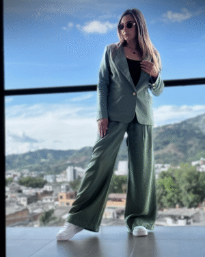 Ref.107: Blazer y Pantalón Ancho con Prenses- Verde Oliva - Image 4