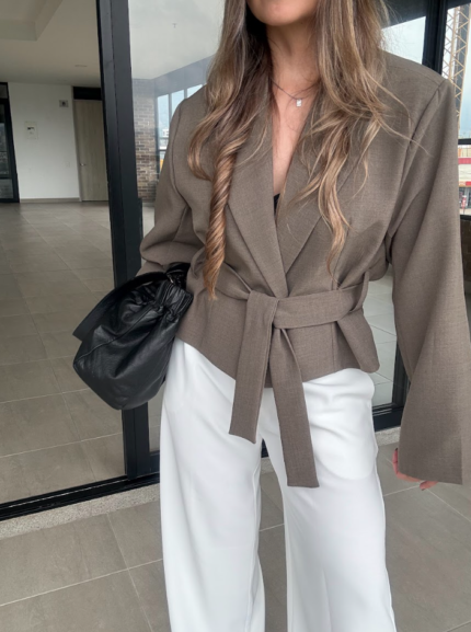 Ref. 116: Blazer Corto Oversize verde Trigo